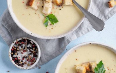 Easy and quick golden Gouda mushroom soup